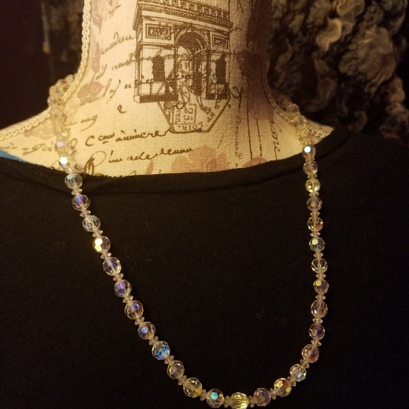 Gorgeous VTG Aurora Borealis Crystal Necklace - Picture 2 of 6